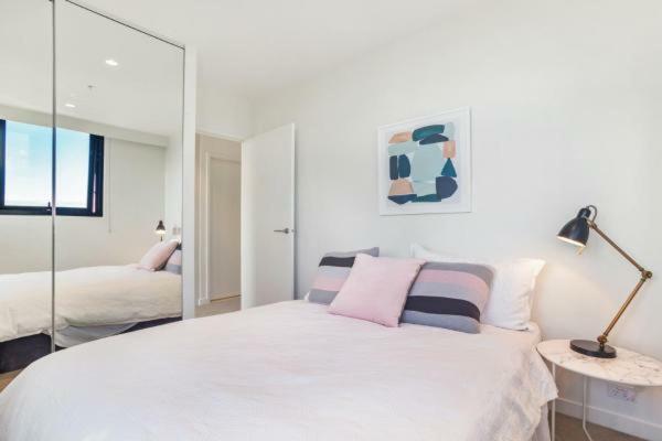 Experience Platinum Hotel Apartments Мельбурн Екстер'єр фото